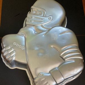 Wilton cake pan-football player